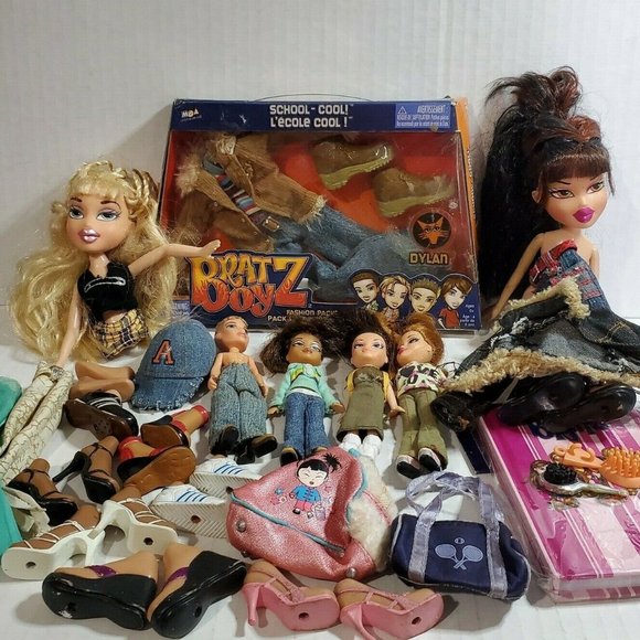 MGA Bratz Doll Lot of 20+ Dolls Mostly 2001 and Other Years Plus Extras See Pics - Picture 2 of 12